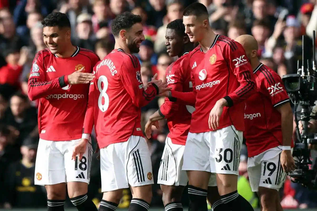 Comeback Spektakuler! Man United Tundukkan Crystal Palace 2-1 Berkat Brilliance Bruno Fernandes - Portalmadura.com Comeback Spektakuler! Man United Tundukkan Crystal Palace 2-1 Berkat Brilliance Bruno Fernandes