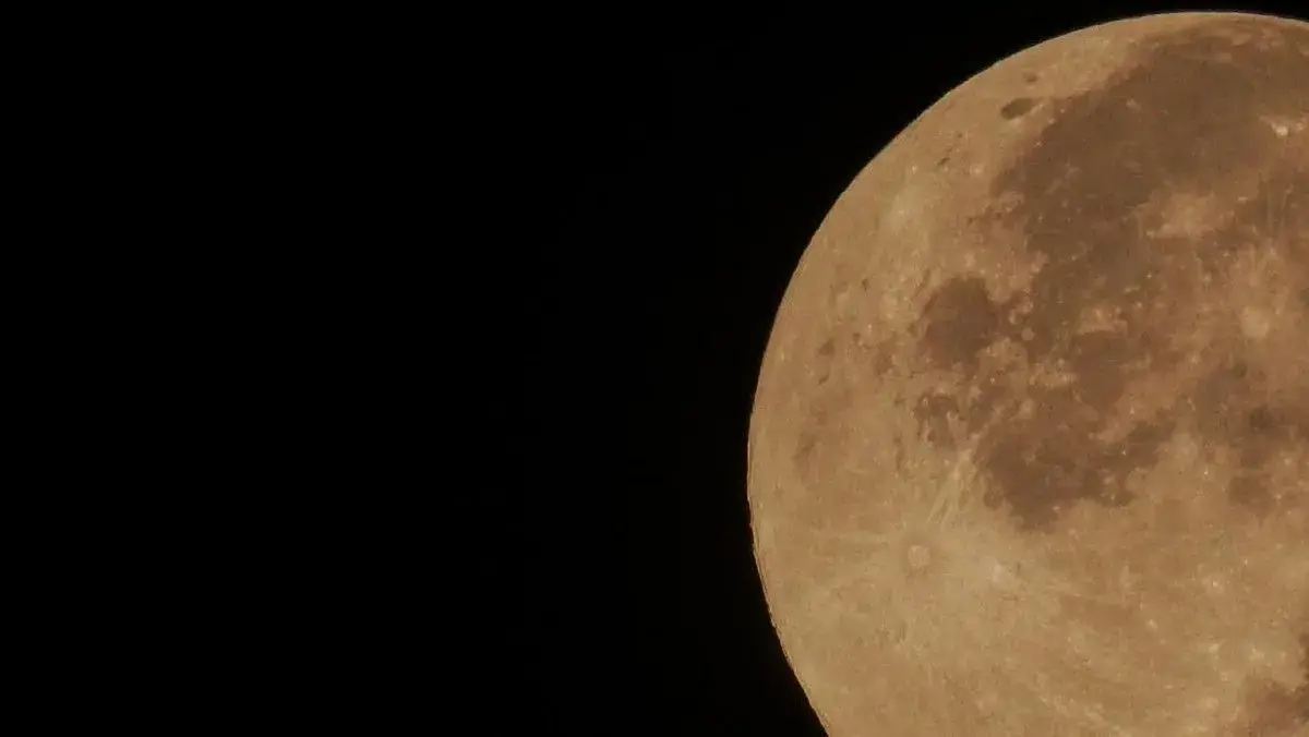 Fenomena Pink Moon dan Hujan Meteor Lyrids Sapa Langit April 2026, Catat Jadwalnya!