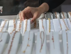 Harga Emas Perhiasan 24 Karat Melejit Rp2,3 Juta, Ini Pemicu Utamanya!