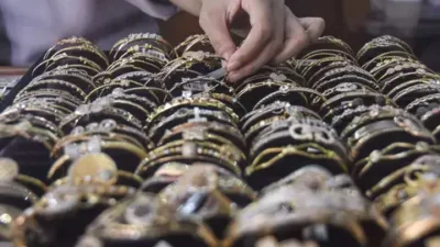 Harga Emas Perhiasan Melonjak Hari Ini 31 Maret 2026: Cek Daftar Lengkap Per Gram Semua Karat!