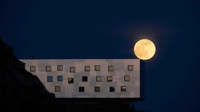 Jangan Lewatkan! Fenomena Langka Pink Moon Hiasi Langit Indonesia 2 April 2026, Ini Jadwalnya