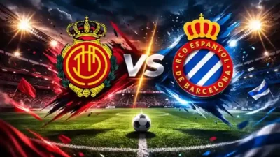 PALMA – Pertarungan krusial di papan bawah La Liga akan tersaji di Estadi Mallorca Son Moix pada Minggu (15/3/2026) pukul 20.00 WIB. Tuan rumah Mallorca dijadwalkan menjamu Espanyol dalam misi besar melepaskan diri dari jerat degradasi pada pekan ke-28 musim 2025/2026.  Di bawah kendali pelatih baru, Martin Demichelis, tim berjuluk Los Piratas ini mulai menunjukkan grafik permainan yang lebih agresif. Mallorca baru saja meraih hasil imbang 2-2 melawan Osasuna pekan lalu, di mana sang striker andalan, Vedat Muriqi, kembali menemukan ketajamannya dengan memborong dua gol.  Mallorca Buru Kemenangan Perdana Demichelis Saat ini, Mallorca masih tertahan di peringkat ke-18 klasemen sementara dengan koleksi 25 poin. Meski tampil lebih berani menyerang, konsentrasi lini pertahanan tetap menjadi pekerjaan rumah besar bagi Demichelis. Los Piratas kerap kehilangan poin akibat kebobolan pada menit-menit akhir pertandingan.  Kemenangan atas Espanyol menjadi harga mati bagi Mallorca jika ingin menjaga asa bertahan di kasta tertinggi Liga Spanyol. Dukungan publik Son Moix diharapkan mampu membangkitkan mental para pemain untuk mengamankan tiga poin perdana di bawah asuhan pelatih asal Argentina tersebut.  Krisis Kepercayaan Diri di Kubu Los Pericos Kondisi kontras dialami oleh tim tamu. Espanyol, yang sebelumnya sempat bersaing di zona Eropa, kini sedang mengalami periode kelam. Skuad asuhan Manolo Gonzalez tercatat belum mencicipi satu pun kemenangan dalam 10 pertandingan terakhir mereka di semua kompetisi.  Los Pericos saat ini berada di posisi ke-7 dengan 37 poin, namun performa mereka terus merosot akibat krisis di lini pertahanan. Espanyol tercatat selalu kebobolan dalam 11 laga beruntun. Absennya pemain kunci seperti Javi Puado karena cedera semakin memperlemah daya gedor tim asal Barcelona tersebut.  Prediksi Susunan Pemain Mallorca harus tampil tanpa Jan Virgili yang terkena suspensi, sementara kondisi Antonio Raillo dan Marash Kumbulla masih diragukan. Berikut prakiraan susunan pemain kedua tim:       Mallorca (4-2-3-1): Leo Roman; Pablo Maffeo, Valjent, David Lopez, Johan Mojica; Samu Costa, Omar Mascarell; Mateo Joseph, Pablo Torre, Manu Morlanes; Vedat Muriqi.     Espanyol (4-2-3-1): Marko Dmitrovic; Omar El Hilali, Clemens Riedel, Leandro Cabrera, Carlos Romero; Pol Lozano, Urko Gonzalez; Cyril Ngonge, Ramon Terrats, Tyrhys Dolan; Kike Garcia.     Informasi Pertandingan: Stadion: Estadi Mallorca Son Moix, Palma Waktu: Minggu, 15 Maret 2026 | 20.00 WIB Kompetisi: La Liga Pekan ke-28