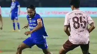 Persib Bantai Persik 3-0: Maung Bandung Perpanjang Rekor ‘Gila’ 13 Kemenangan Kandang!