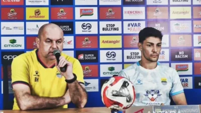 Persib vs Persebaya: Laga Panas Puncak Klasemen, Ini Prediksi Skor dan Susunan Pemain