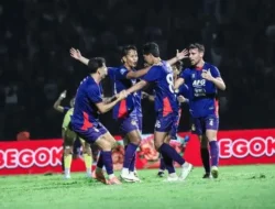 Persik Kediri vs PSBS Biak Malam Ini: Strategi Marcos Reina Hadapi Jadwal Padat