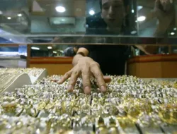Update Harga Emas Perhiasan Hari Ini 7 Maret 2026: Cek Rincian 12-24 Karat yang Masih Stabil!