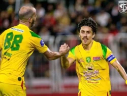 Derby Jatim Berdarah Dingin! Persebaya Hancurkan Arema FC 4-0 di Dipta