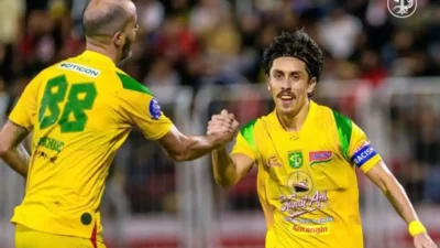 Derby Jatim Berdarah Dingin! Persebaya Hancurkan Arema FC 4-0 di Dipta