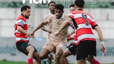 Epic Comeback! Brace Ricky Kambuaya Bawa Dewa United Pecundangi Madura United di Kandang