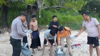 Geger! 23 Paket Diduga Kokain Seberat 27 Kg Ditemukan Terdampar di Pantai Gili Genting Sumenep