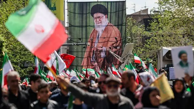 Gencatan Senjata AS-Iran Gagal Total: Trump Blokade Selat Hormuz, Harga Minyak Dunia Langsung Melejit!