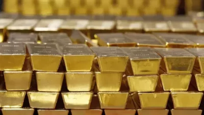 Harga Emas Dunia Anjlok ke Level Terendah! Inflasi Timur Tengah & Suku Bunga Tinggi Jadi Pemicu