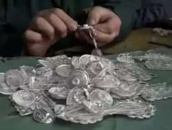 Harga Perak Antam Ambruk Rp500 per Gram Hari Ini 17 April 2026, Cek Rinciannya!Harga Perak Antam Ambruk Rp500 per Gram Hari Ini 17 April 2026, Cek Rinciannya!