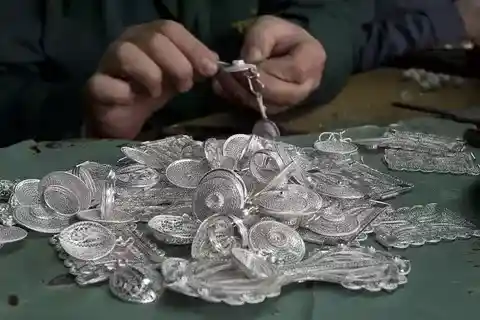 Harga Perak Antam Ambruk Rp500 per Gram Hari Ini 17 April 2026, Cek Rinciannya!Harga Perak Antam Ambruk Rp500 per Gram Hari Ini 17 April 2026, Cek Rinciannya!