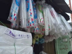 Harga Plastik Melonjak 50%! UMKM Tercekik, DPR Desak Pemerintah Segera Intervensi