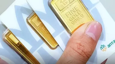 Harga emas Antam di Pegadaian tembus Rp2,97 juta per gram pada 6 April 2026. Cek perbandingan lengkap Galeri24, Antam, dan UBS di sini.