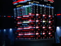 IHSG ditutup merosot tajam ke level 7.129 pada perdagangan Jumat (24/4). Sektor konsumsi siklikal pimpin pelemahan di tengah aksi jual masif
