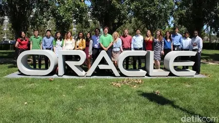 Investasi AI Besar-besaran, Oracle PHK 10.000 Karyawan Lewat Email Pagi Buta