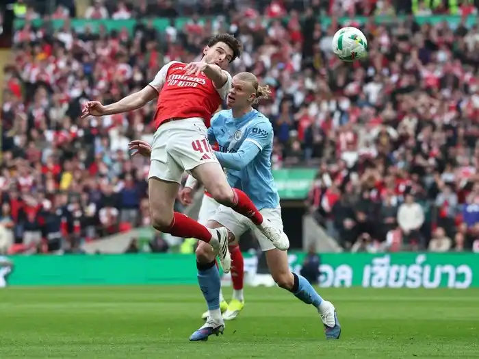 Manchester City Tekuk Arsenal 2-1: Drama Perburuan Gelar Premier League Kian Memanas!