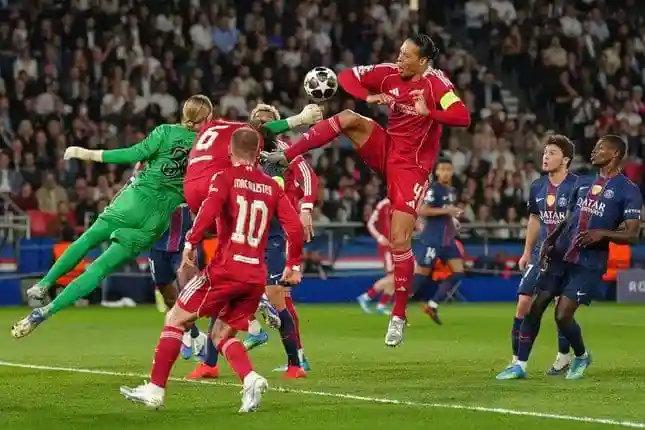 Misi Mustahil di Anfield? Prediksi Liverpool vs PSG: Strategi Arne Slot Kejar Defisit 2 Gol!