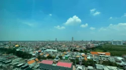 Prakiraan Cuaca Surabaya Hari Ini Senin 13 April 2026: Panas Menyengat Hingga 33°C, Waspada Hujan Sore! - Portalmadura.com Prakiraan Cuaca Surabaya Hari Ini Senin 13 April 2026: Panas Menyengat Hingga 33°C, Waspada Hujan Sore!