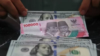 Rupiah Cetak Rekor Terburuk Sepanjang Sejarah, Tembus Rp17.366 per Dolar AS!
