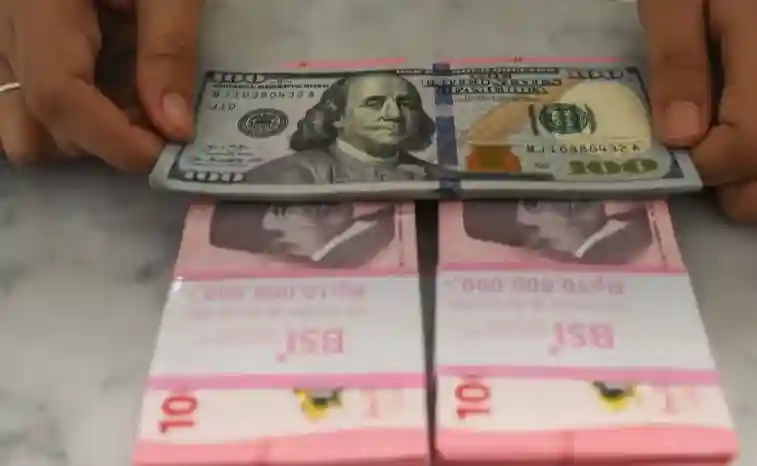 Rupiah Merosot ke Rp17.130 per Dolar AS, Empat Faktor Domestik Ini Jadi Pemicunya!
