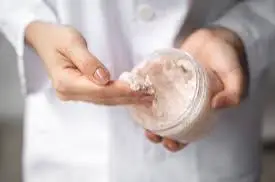 Sering Diabaikan, Inilah Cara Memakai Scrub yang Benar agar Kulit Glowing Tanpa Iritasi