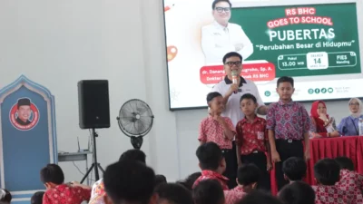 Siswa FIES Belajar Rahasia Pubertas dan Hidup Sehat Bersama RS BHC Sumenep