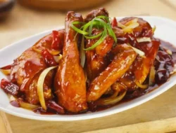 Ayam Kecap: Hidangan Rumahan Favorit yang Tak Lekang Oleh Waktu