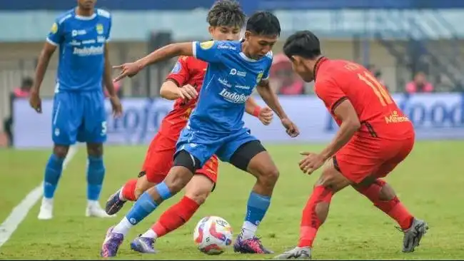 Breaking News: Laga Persija Jakarta Vs Persib Bandung Resmi Dipindahkan Ke Samarinda, Ini Alasannya! - Portalmadura.com BREAKING NEWS: Laga Persija Jakarta vs Persib Bandung Resmi Dipindahkan ke Samarinda, Ini Alasannya!