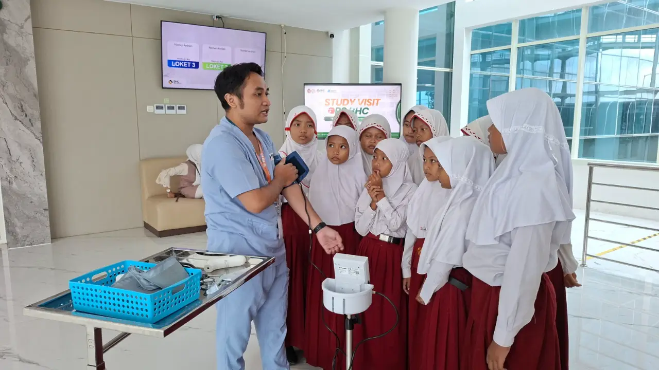 Edukasi Kesehatan yang Menyenangkan, Siswa FIES Belajar Langsung di BHC