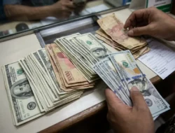 Gawat! Rupiah Tembus Rekor Terburuk Sepanjang Sejarah Rp17.500 per Dolar AS