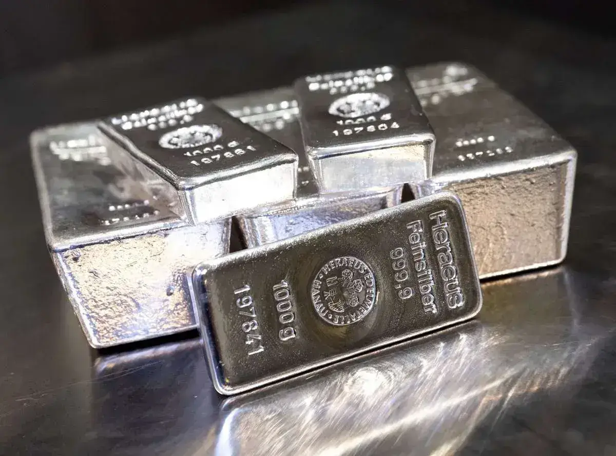 Harga Perak Antam Hari Ini Anjlok Drastis Rp4.800 per Gram, Momen Tepat Investor Amankan Aset!