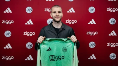Maarten Paes Jadi Pahlawan Ajax! Tepis 2 Penalti dan Segel Tiket Kompetisi Eropa