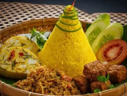 Rahasia Nasi Kuning Gurih Tanpa Santan Pecah, Ibu-Ibu Wajib Tahu Tips Sederhana Ini