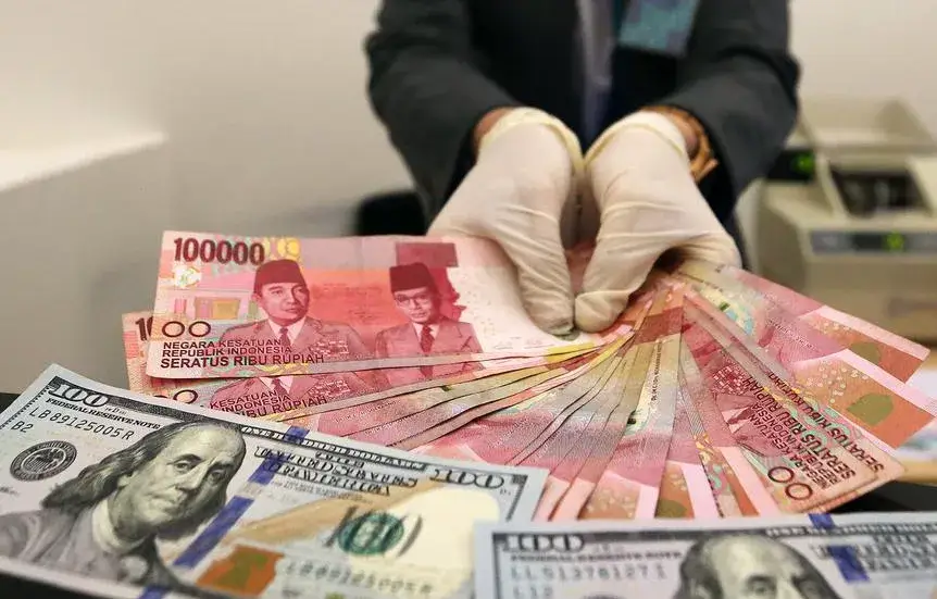 Kurs Rupiah Hari Ini, Senin (11/5/2026) Dibuka Melemah Ke Level Rp17.386 Per Dolar As. Simak Analisis Penyebab Dan Pergerakan Terbarunya - Portalmadura.com Rupiah Melemah Bukan Kiamat! Ini Deretan Peluang Emas yang Bisa Bikin RI Cuan Gede