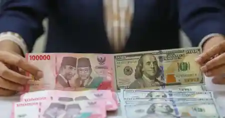 Rupiah Terus Tertekan: Sentuh Level Rp 17.700-an per Dolar AS Hari Ini, Apa Pemicunya?