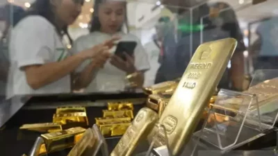 Sempat Anjlok Rp50 Ribu, Harga Emas Antam Diprediksi Rebound Sentuh Rp2,89 Juta per Gram Besok Senin