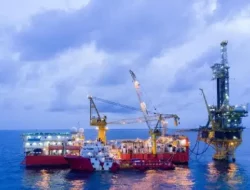 HARGA MINYAK DUNIA: Melejit Dekati Level Tertinggi Merespons Buramnya Negosiasi AS-Iran, Selat Hormuz Terancam Tutup?