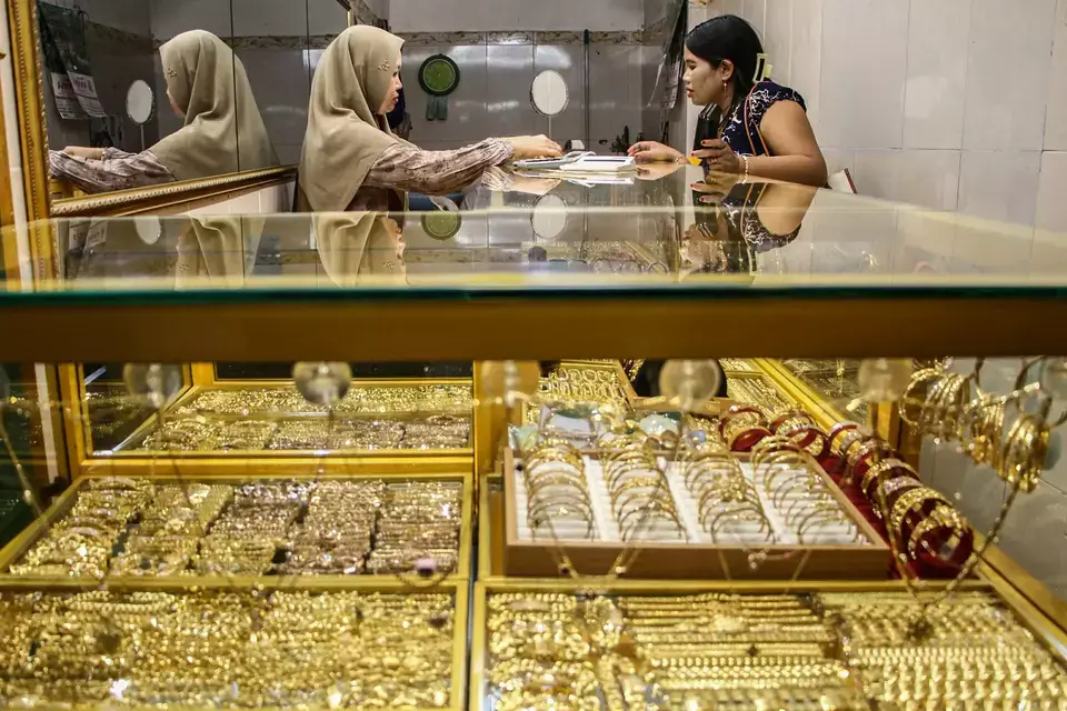 Harga Emas Perhiasan Melonjak Tajam Senin 15 Juni 2026: Dampak Kesepakatan Damai AS-Iran