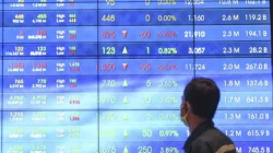 Ihsg Terjun Bebas Di Bawah 5.700: Rupiah Tembus Rp18.000, Apa Pemicunya? - Portalmadura.com IHSG HARI INI: Dibuka Meroket ke Level 6.210, Saham Perbankan Kompak Parkir di Zona Hijau!