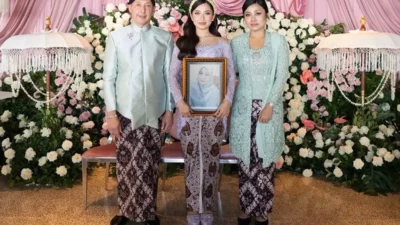 Jennifer Coppen dan Justin Hubner Padukan Adat Jawa dalam Siraman Penuh Haru di Bali