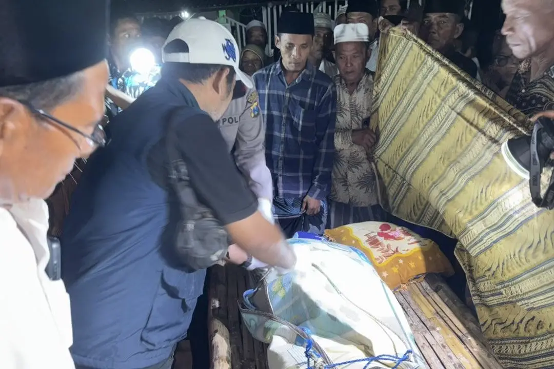 Nelayan Raas Sumenep yang Hilang Ditemukan Meninggal Tersangkut di Batu Karang