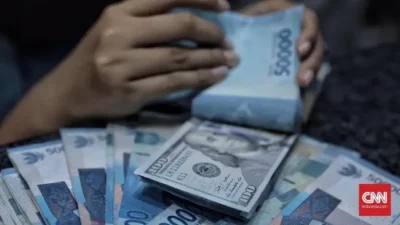 RUPIAH HARI INI: Nyaris Jebol Rp18.000 per Dolar AS Pagi Ini, Imbas Tensi Panas Timur Tengah