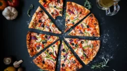Rahasia Pizza Homemade Super Lezat: Resep Adonan Empuk & Topping Kekinian!