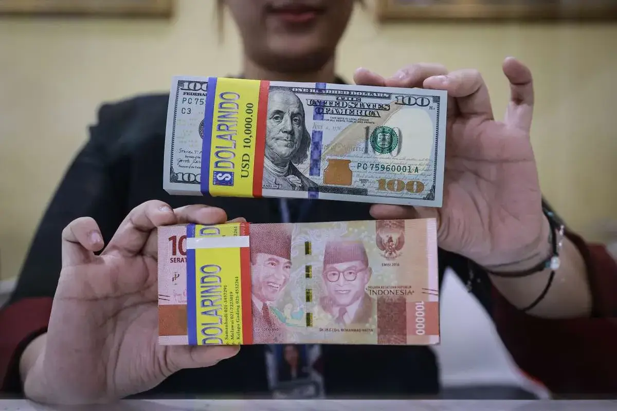 Rupiah Bergeliat di Tengah Tekanan Global: Bank Indonesia Perkuat Stabilitas di Kisaran Rp17.900-an