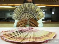 Rupiah dan IHSG Kompak Menguat Pagi Ini, Cek Kurs Dollar AS Terbaru di BCA, Mandiri, dan BNI!