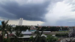 Surabaya Hadapi Kombinasi Cuaca Cerah dan Potensi Hujan Ringan Besok: Waspada Kelembapan Tinggi