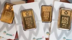 Harga Emas Antam Hari Ini Anjlok Rp10.000 Per Gram, Simak Daftar Terbaru Lengkap Pajaknya! - Portalmadura.com Harga Emas Antam Hari Ini Anjlok Rp10.000 Per Gram, Simak Daftar Terbaru Lengkap Pajaknya!